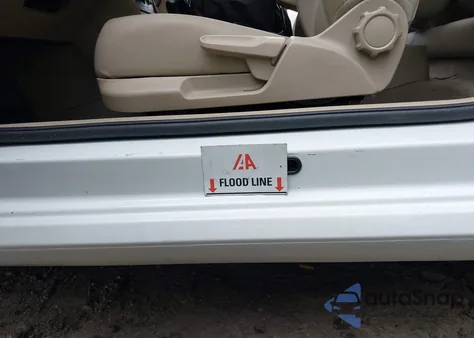 2014 Volkswagen Beetle 1.8T из США, поврежденный, VIN 3VWJ17ATXEM665203